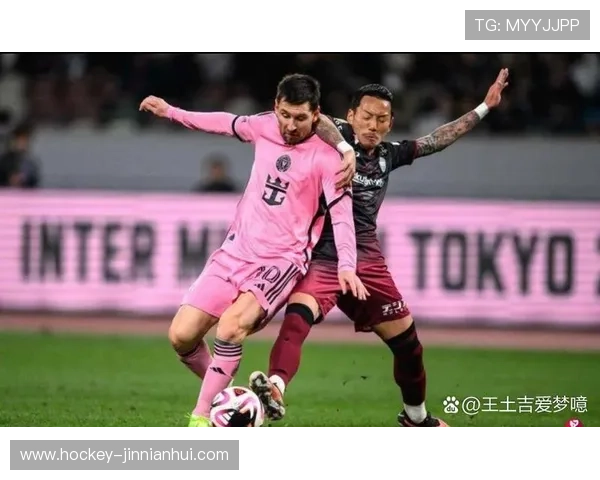 足球球星因身体不适频频干呕 引发球迷关注健康状况是否堪忧